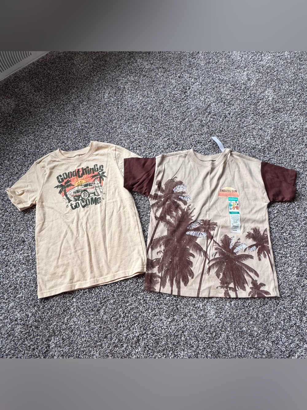 Garanimals Beige Tee with Brown Palm-Print and Brown Sleeves